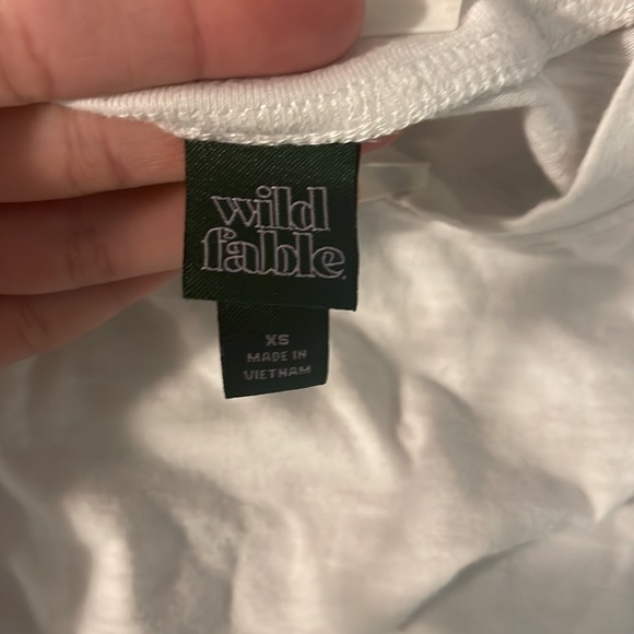 Cropped White Long Sleeve - Picture 2 of 2